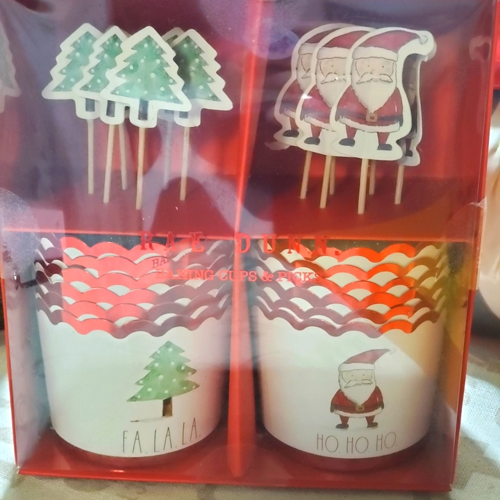 Rae Dunn 12pc Baking cups & picks